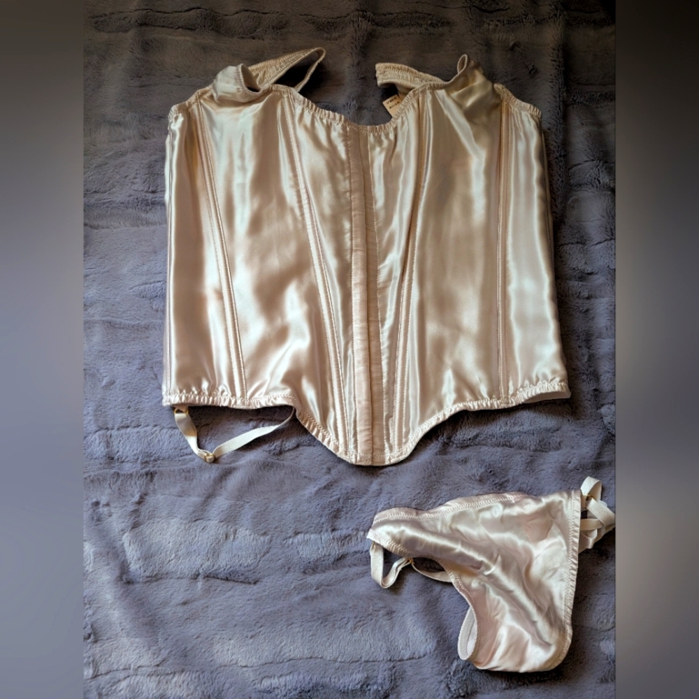 Victoria's Secret Very Sexy Classic 100% Silk Corset Panty Set Lace Up L NWT